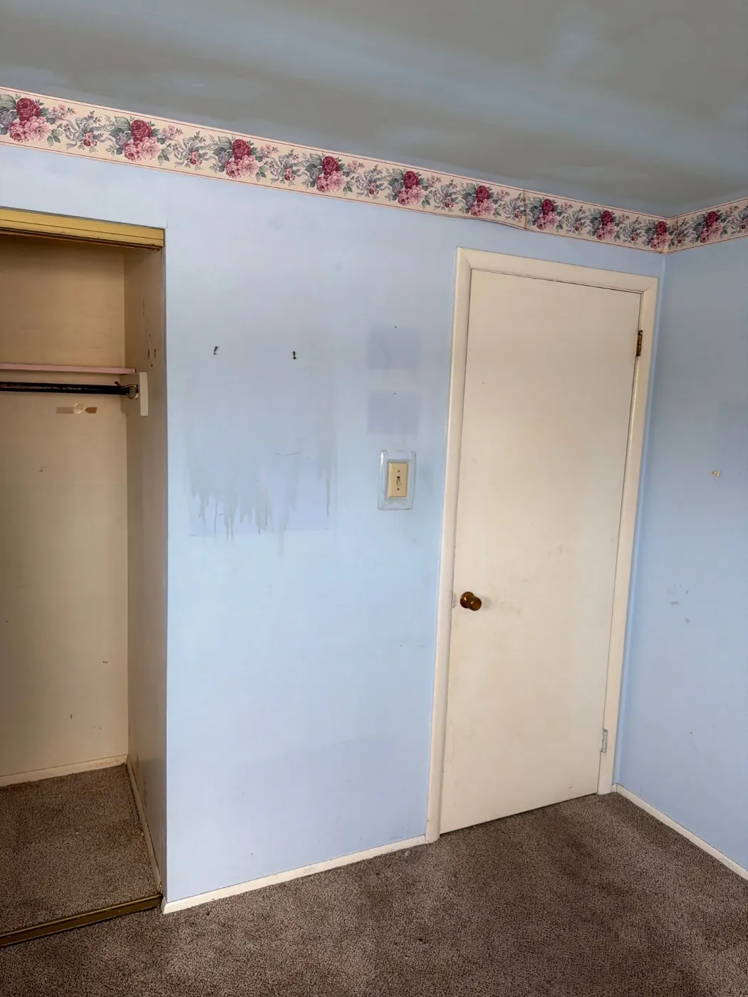 Air movers and dehumidifiers running in Geist Indiana home dry-out