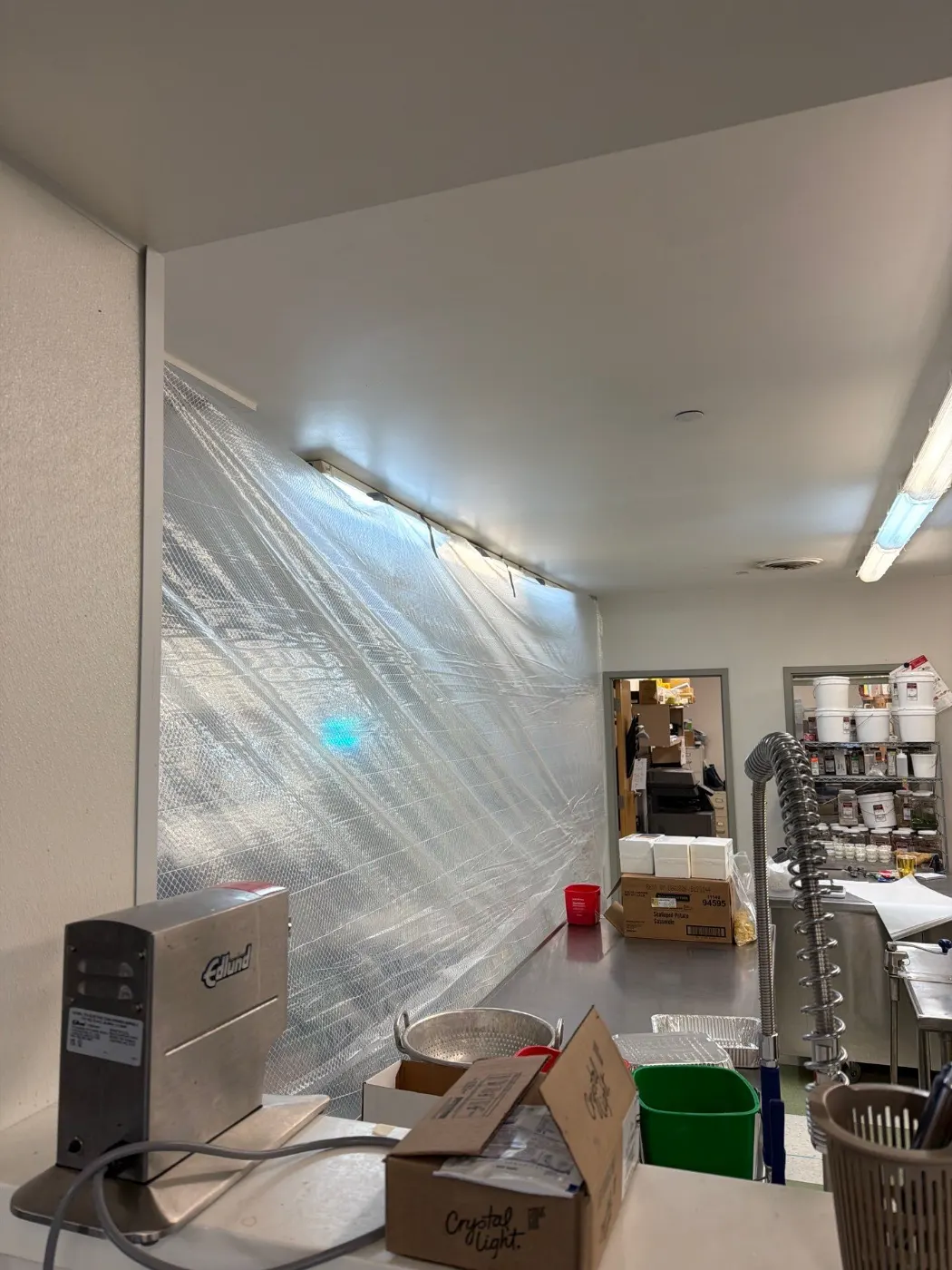 Large-scale water extraction in Geist business space